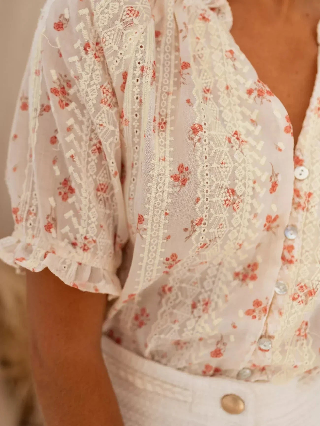 Elina™ | Floral Blouse with Summery Charm