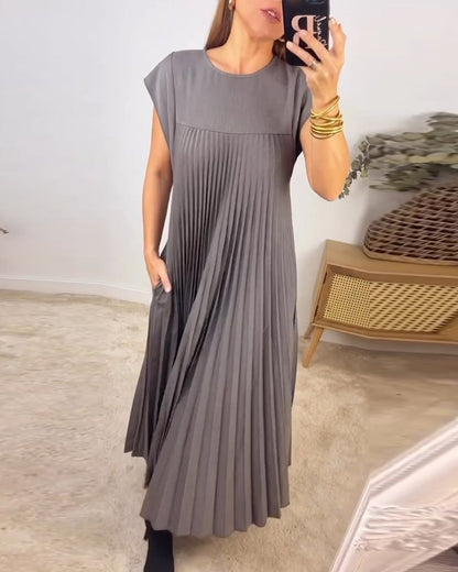 Sorrel - Elegant Spliced Pleated Maxi Dress