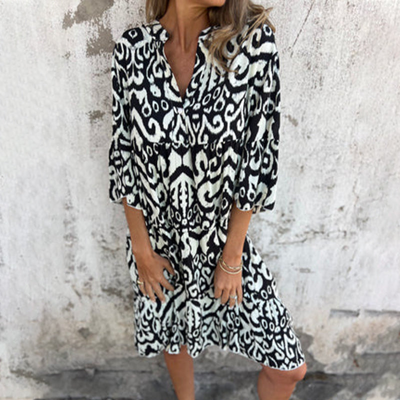 Marilyn - Printed V-Neck Dress with Three-Quarter Sleeves