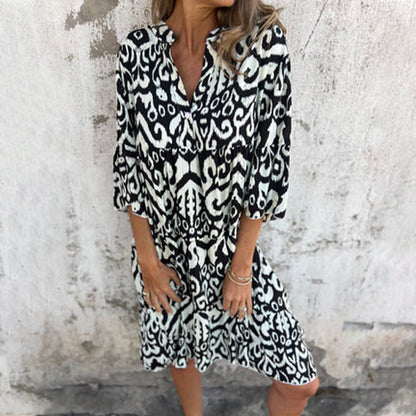 Marilyn - Printed V-Neck Dress with Three-Quarter Sleeves